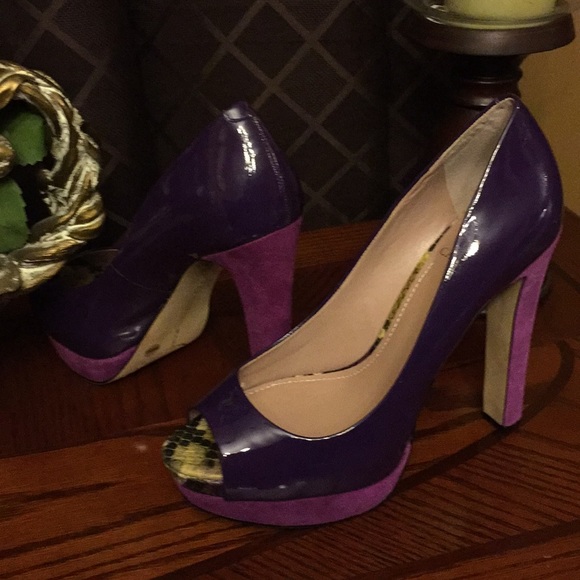 Shoes - Picture 4 of 8